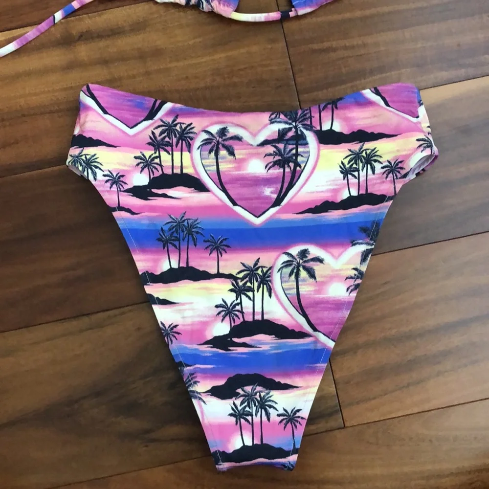 FRANKIES BIKINIS TROPICAL SUNSET BIKINI 👙 TOP SIZE SMALL BOTTOM SIZE XSMALL